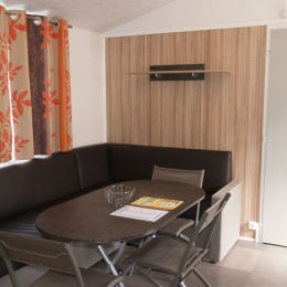 Location mobilhome 6 personnes : salon